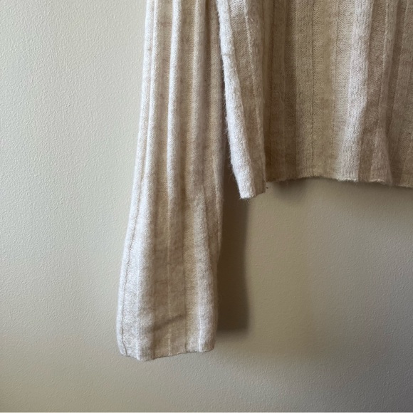 Divided Cropped Long Sleeve Sweater - Picture 3 of 6